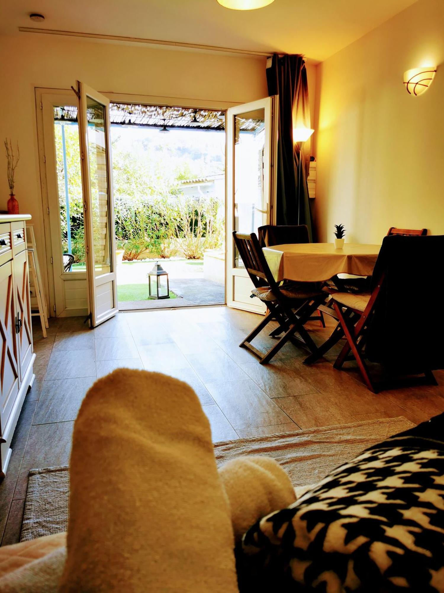 Appartement Jardin Privatif 300m De La *